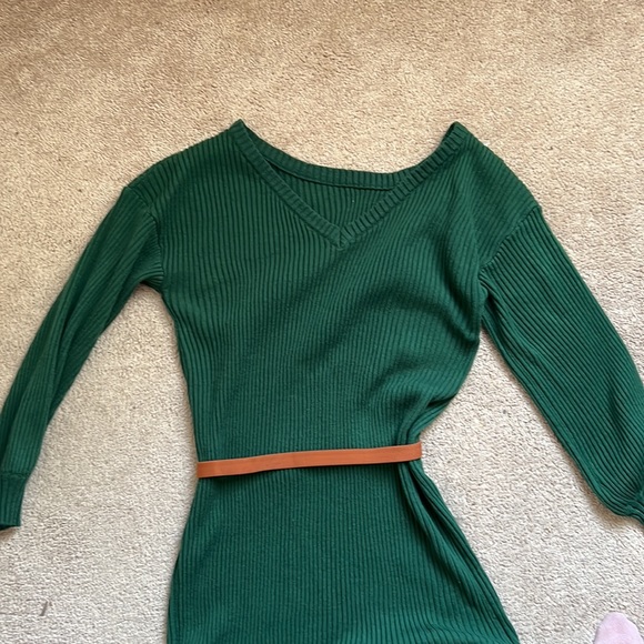 Great forest green dress. Fits best a size 6-8. - Picture 2 of 3